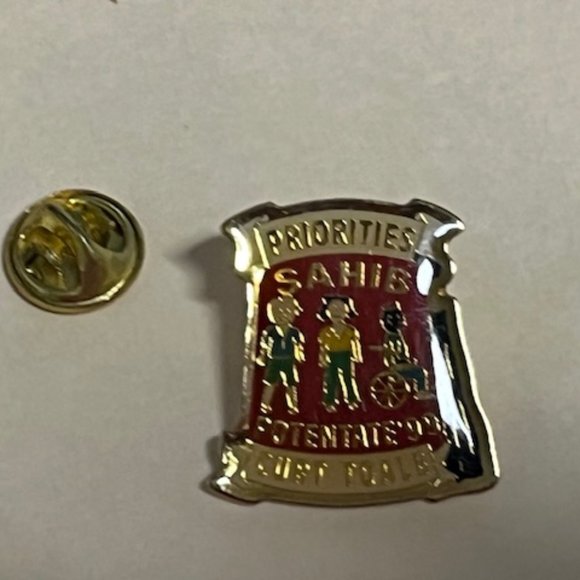 VTG 1999 Priorities SAHIB Potentate Curt Toale Lapel Hat Pin 1"x1" - Picture 5 of 7